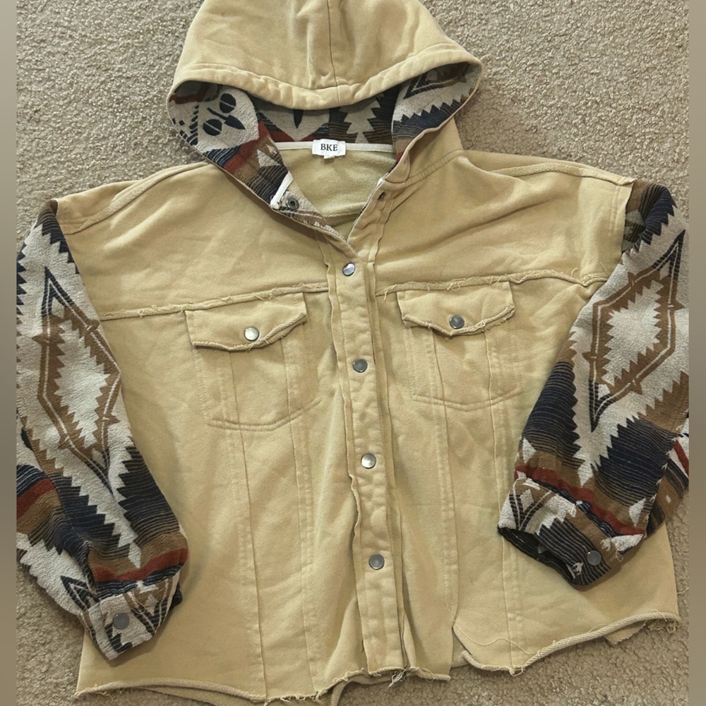BKE Women’s Large Snap Button Aztec Raw Hem Utility Jacket EUC